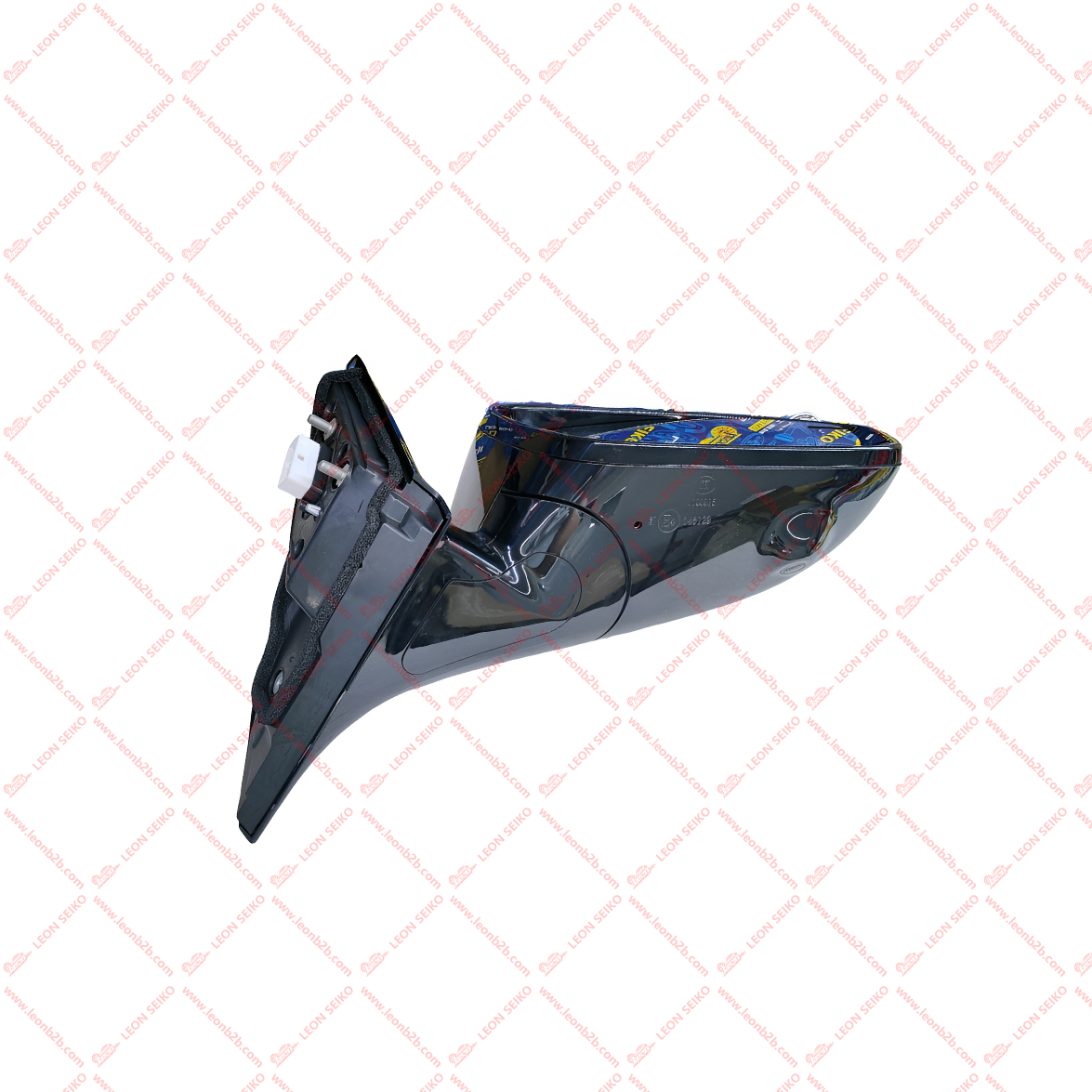 8202200-AW22_LEON