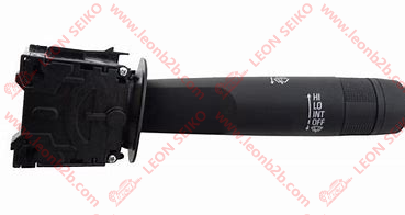 52032453_LEON