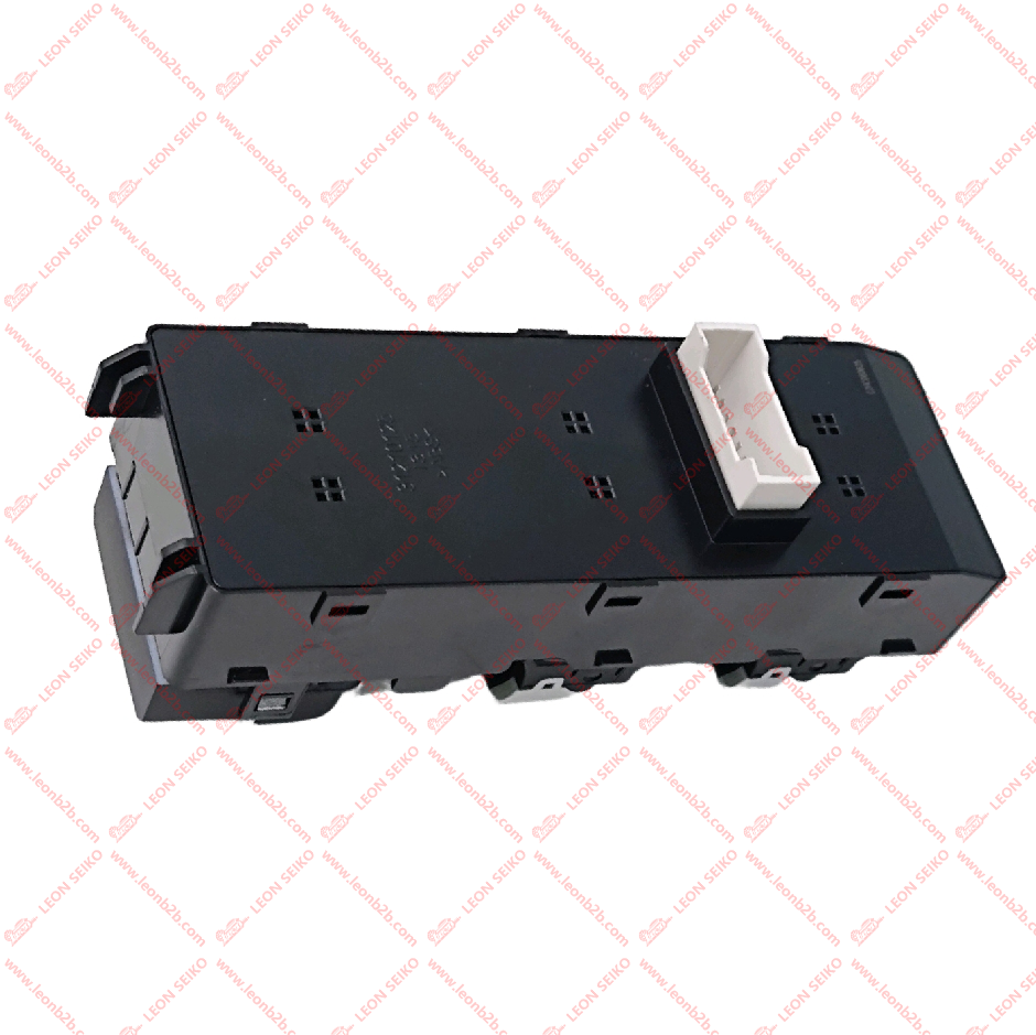 93571-D4020_LEON
