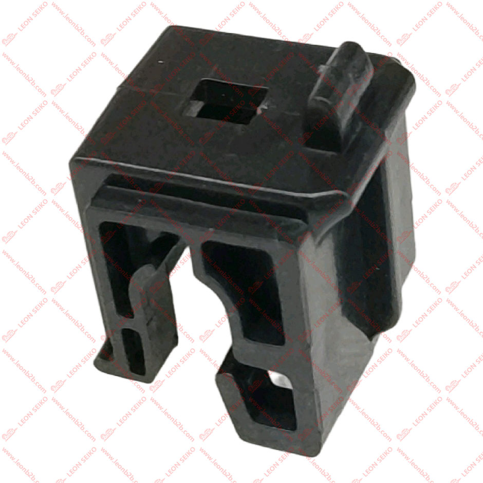 92173-0U000_LEON