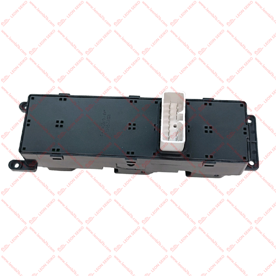 93570-3K010_LEON
